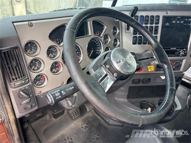 Mack CXU613 Tracteur routier