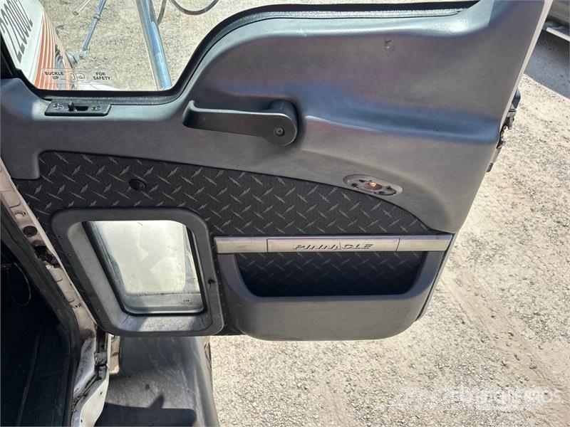 Mack CXU613 Autotractoare