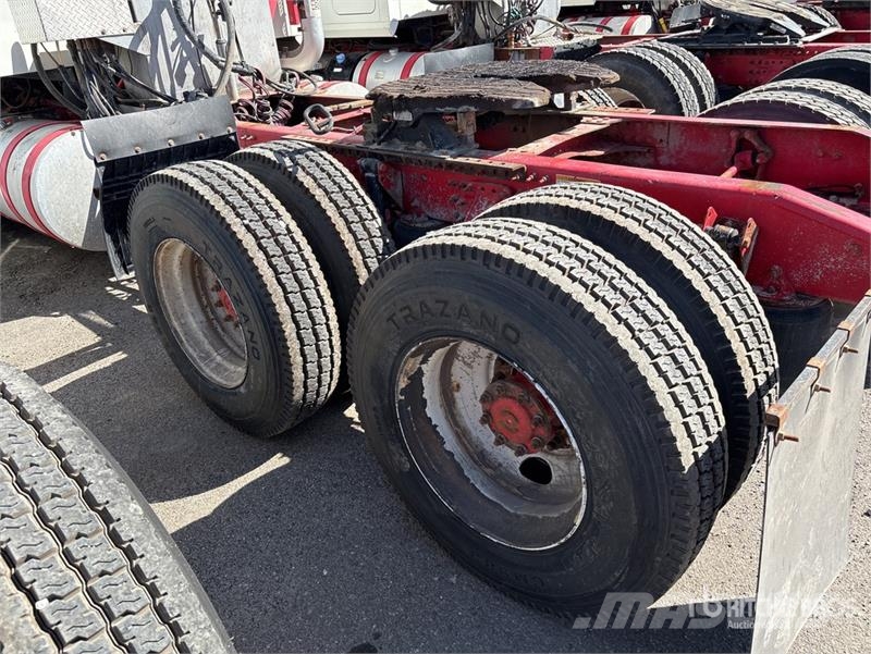 Mack CXU613 Тягачі