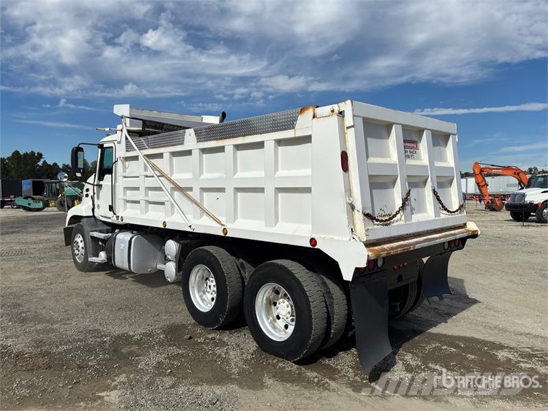 Mack CXU613 6x4 T/A Dump Truck Kipper