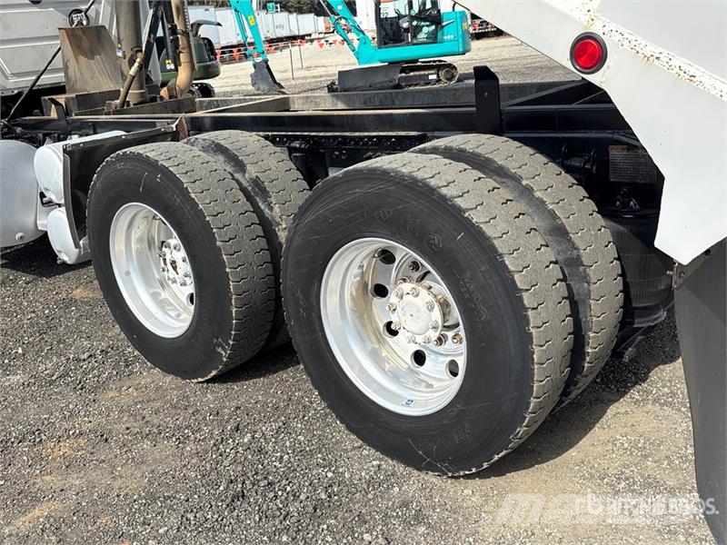 Mack CXU613 6x4 T/A Dump Truck Kipper