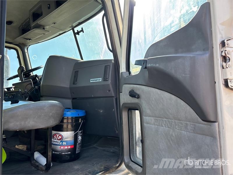 Mack CXU613 6x4 T/A Dump Truck Tipper trucks