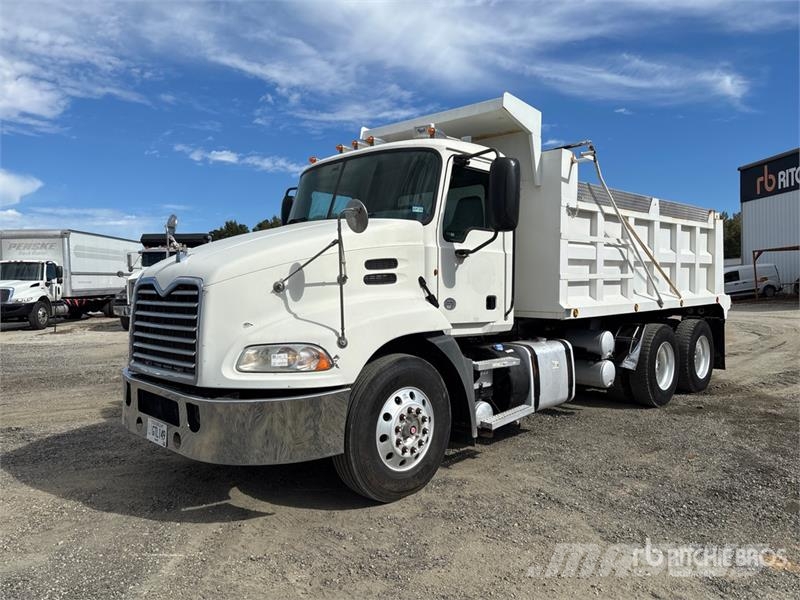 Mack CXU613 6x4 T/A Dump Truck Kipper