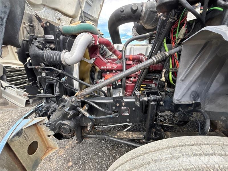 Mack CXU613 6x4 T/A Dump Truck Kipper