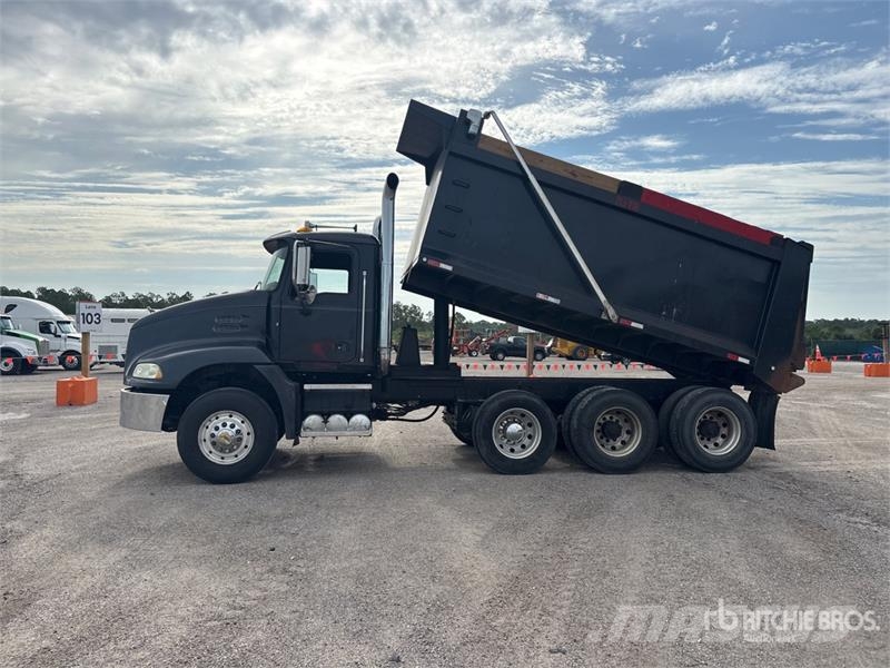 Mack CXU613 8x4 Tri/A Dump Truck Pašizgāzējs