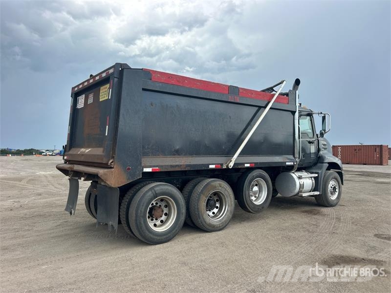 Mack CXU613 8x4 Tri/A Dump Truck Pašizgāzējs
