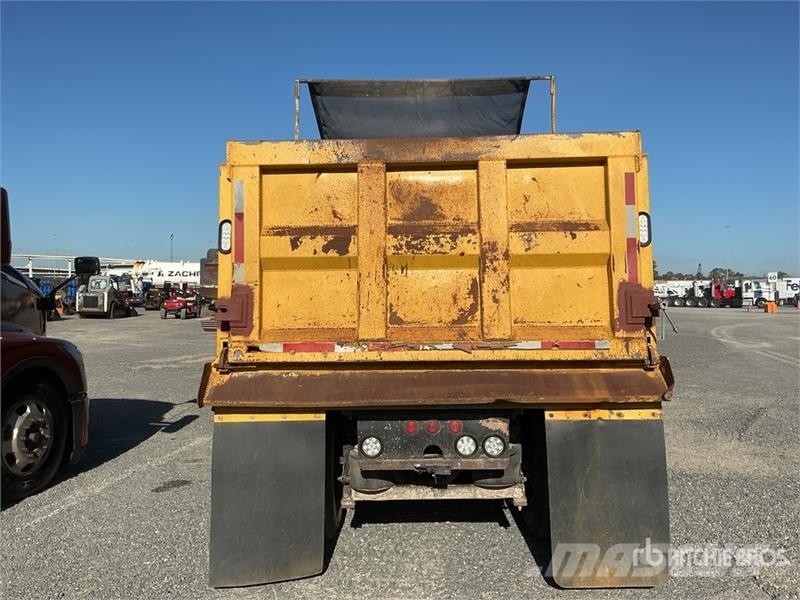 Mack CXU613 8x4 Tri/A Dump Truck 傾卸式卡車