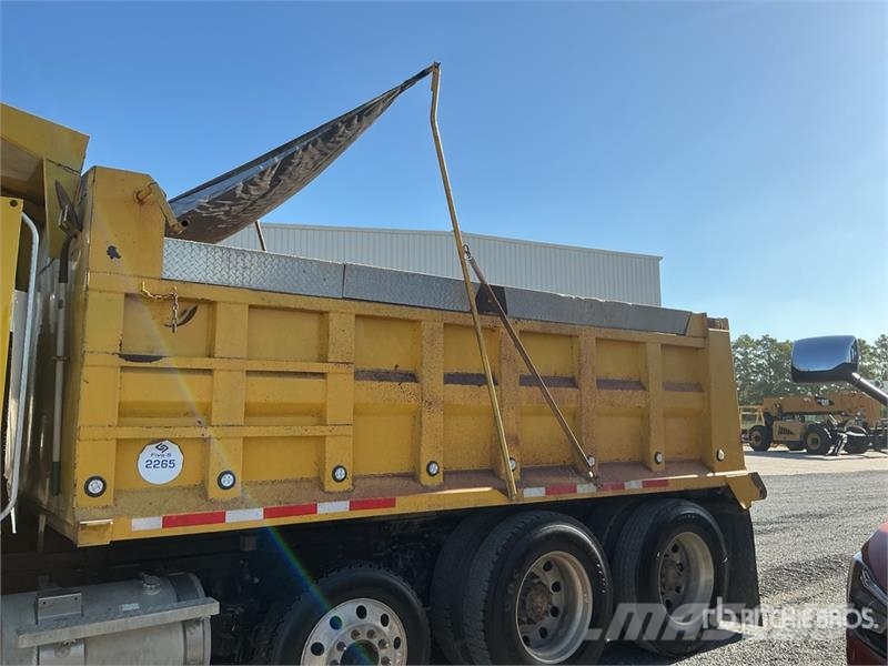 Mack CXU613 8x4 Tri/A Dump Truck 傾卸式卡車
