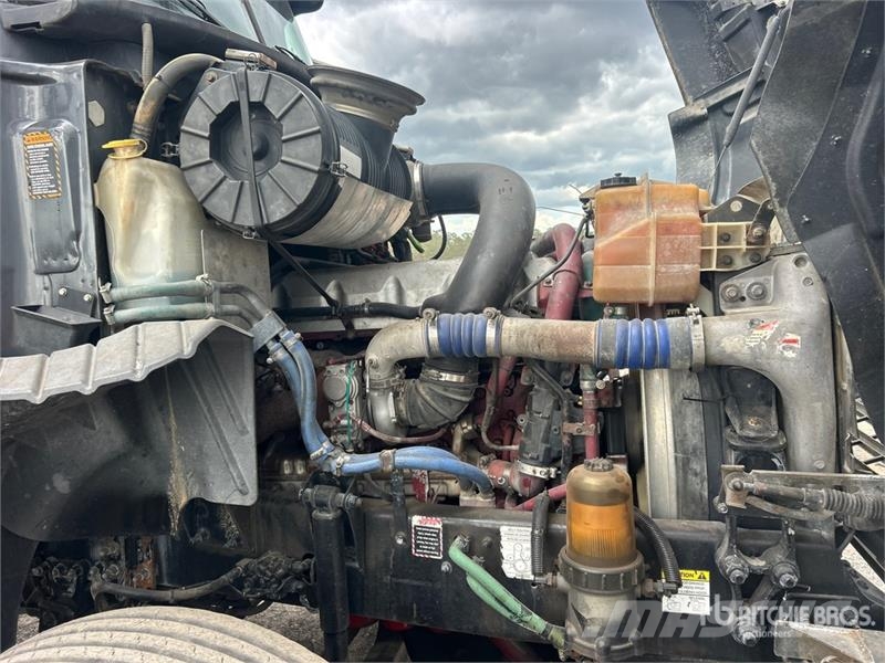 Mack CXU613 8x4 Tri/A Dump Truck Pašizgāzējs