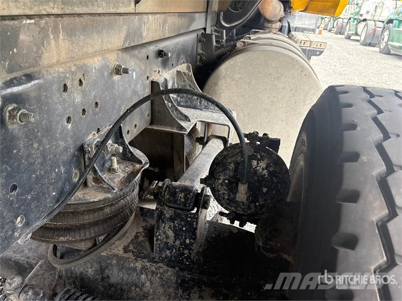 Mack CXU613 8x4 Tri/A Dump Truck 傾卸式卡車