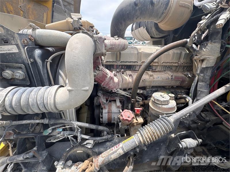 Mack CXU613 8x4 Tri/A Dump Truck 傾卸式卡車