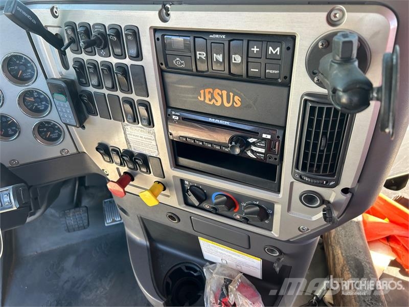 Mack CXU613T 6x2 T/A Day Cab Truck Tractor Trekkers