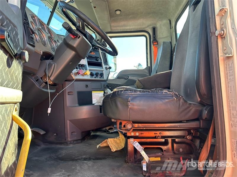 Mack CXU613T 6x2 T/A Day Cab Truck Tractor Trekkers