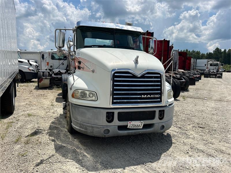Mack CXU613T 6x2 T/A Day Cab Truck Tractor Autotractoare