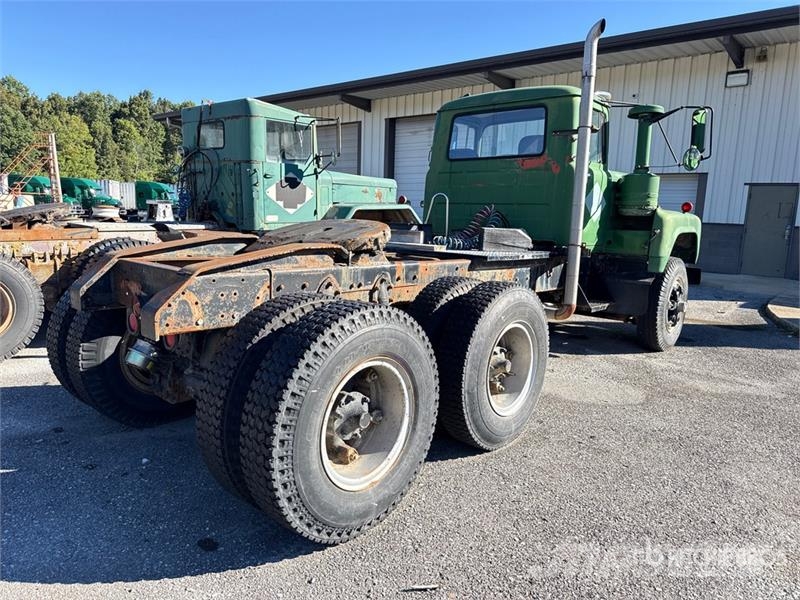 Mack DM607 6x4 T/A Day Cab Truck Tractor Trækkere