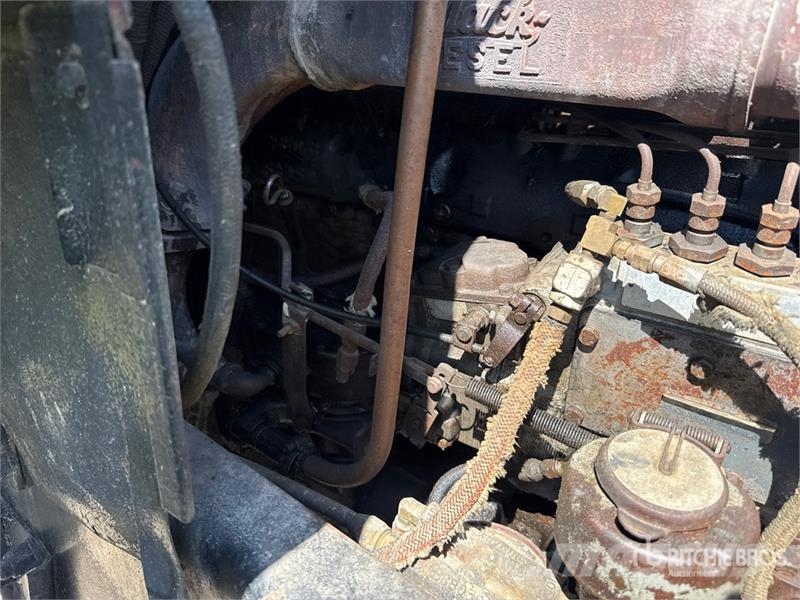 Mack DM607 6x4 T/A Day Cab Truck Tractor Nyergesvontatók