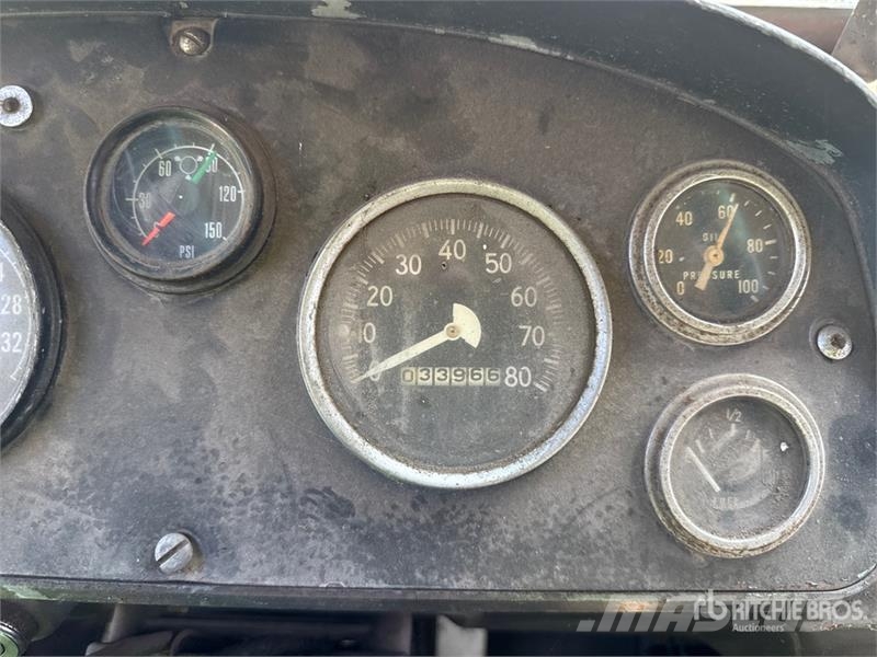 Mack DM611 6x4 T/A Day Cab Truck Tractor Naudoti vilkikai