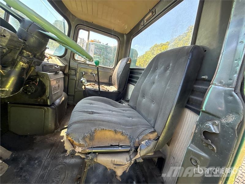 Mack DM611 6x4 T/A Day Cab Truck Tractor Naudoti vilkikai