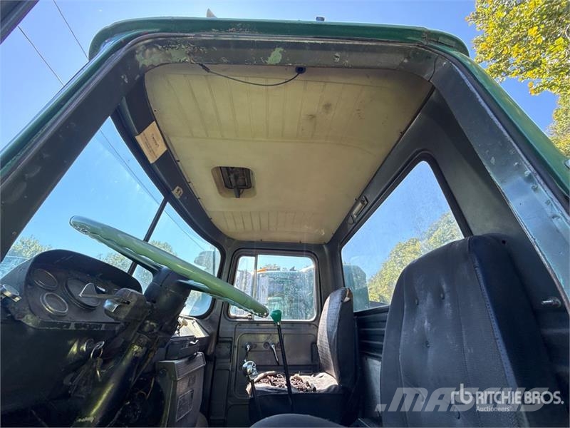 Mack DM611 6x4 T/A Day Cab Truck Tractor Naudoti vilkikai