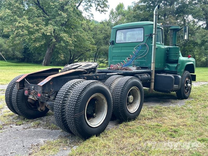 Mack DM611 6x4 T/A Day Cab Truck Tractor Naudoti vilkikai