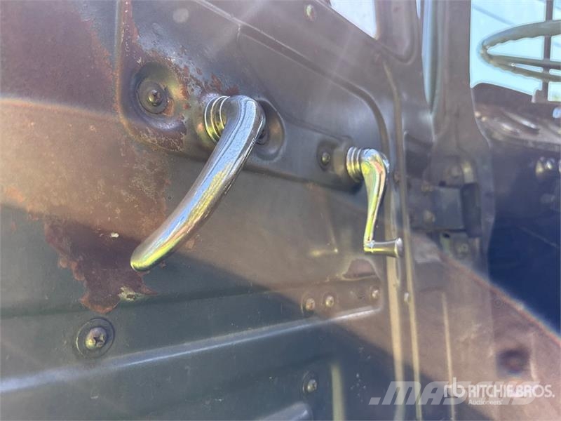 Mack DM611 6x4 T/A Day Cab Truck Tractor Naudoti vilkikai