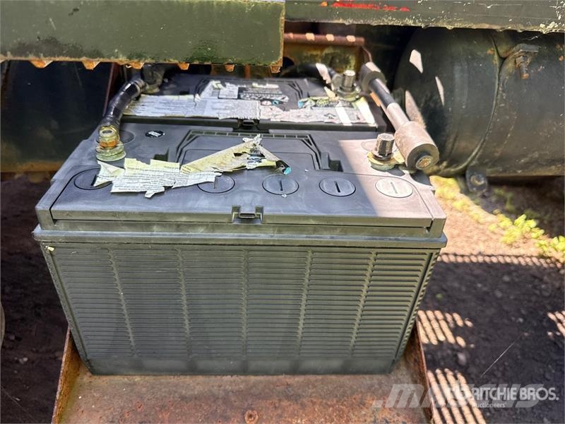 Mack DM611 6x4 T/A Day Cab Truck Tractor Naudoti vilkikai