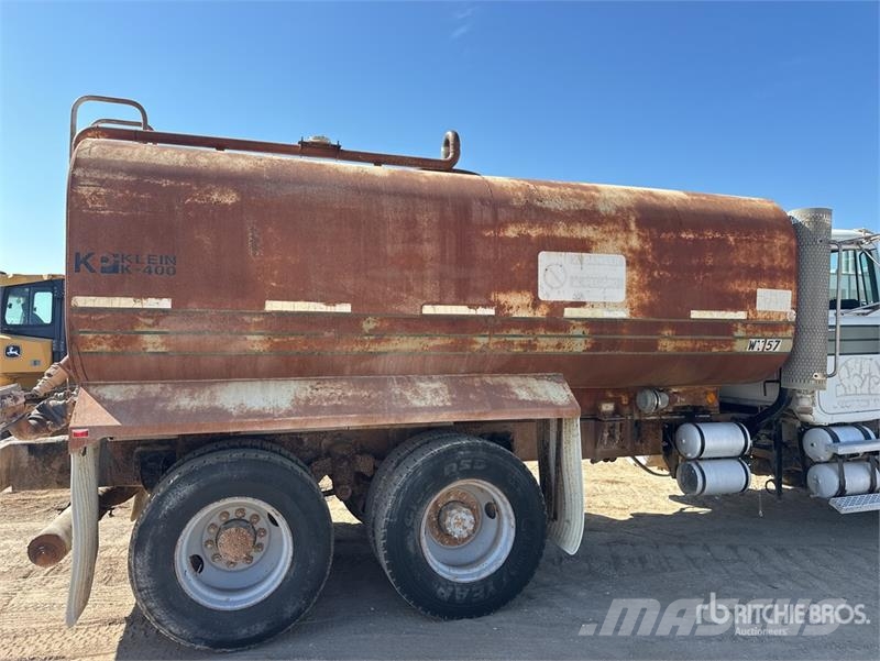 Mack DMM6856S Caminhão-pipa