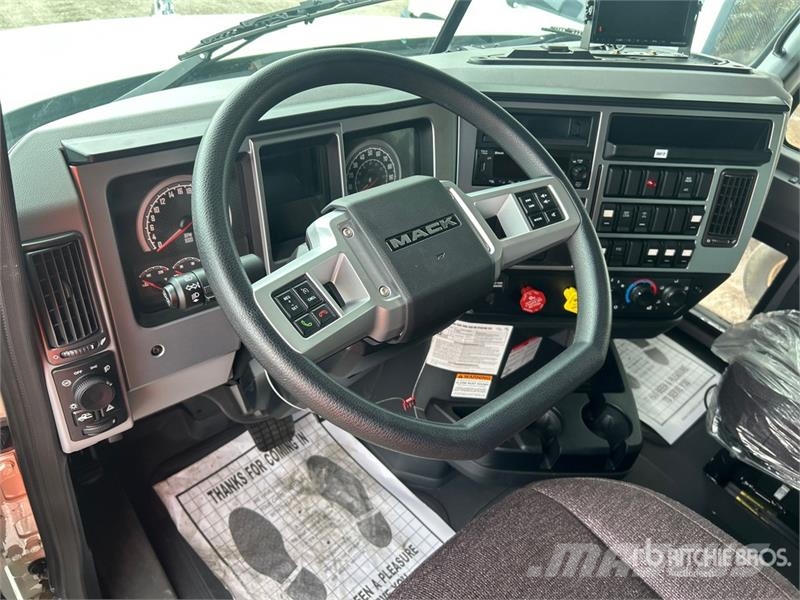 Mack GR64B 8x4 Tri/A Dump Truck (Unused) Kiper tovornjaki