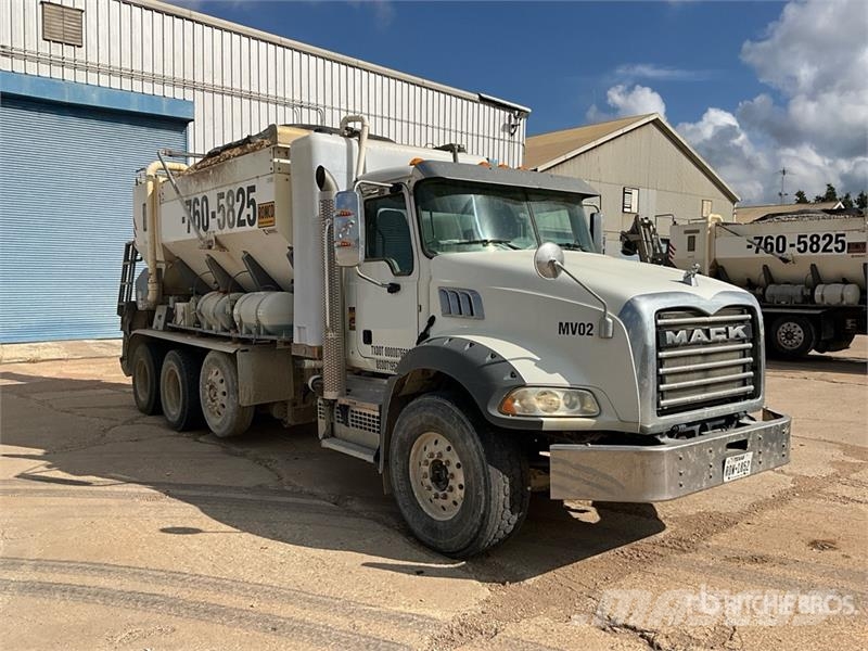 Mack GR64B 8x4 Volumetric Mixer Truck Kamioni mešalice za beton