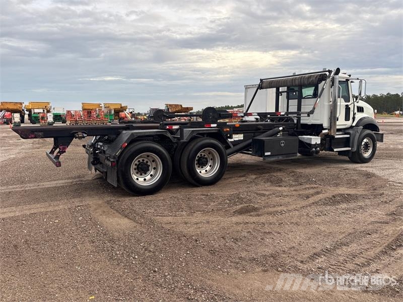 Mack GR64B9 6x4 Roll-Off Truck Liftdumperbilar