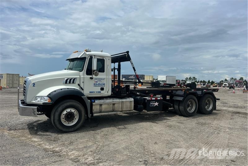 Mack GR64B9 6x4 Roll-Off Truck Kravas automašinas konteineru vedeji