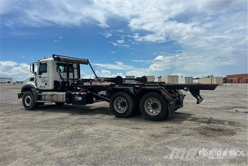 Mack GR64B9 6x4 Roll-Off Truck Kravas automašinas konteineru vedeji