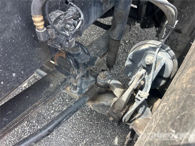 Mack GR64B9 6x4 Roll-Off Truck Kravas automašinas konteineru vedeji