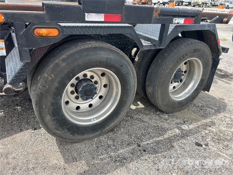 Mack GR64B9 6x4 Roll-Off Truck Kravas automašinas konteineru vedeji