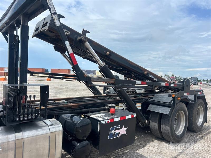 Mack GR64B9 6x4 Roll-Off Truck Kravas automašinas konteineru vedeji