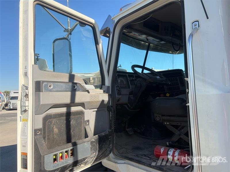Mack GR64F 6x4 T/A Dump Truck 덤프 트럭