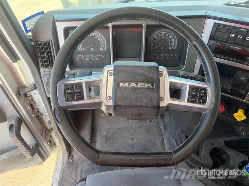 Mack GR64F 6x4 T/A Dump Truck 덤프 트럭