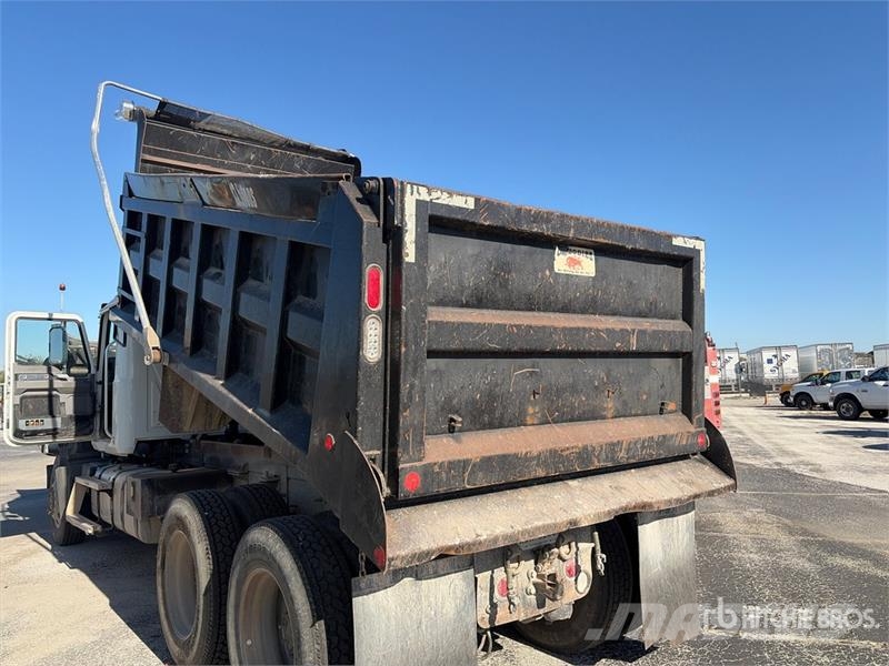 Mack GR64F 6x4 T/A Dump Truck 덤프 트럭