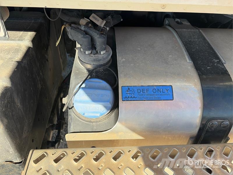 Mack GR64F 6x4 T/A Dump Truck 덤프 트럭