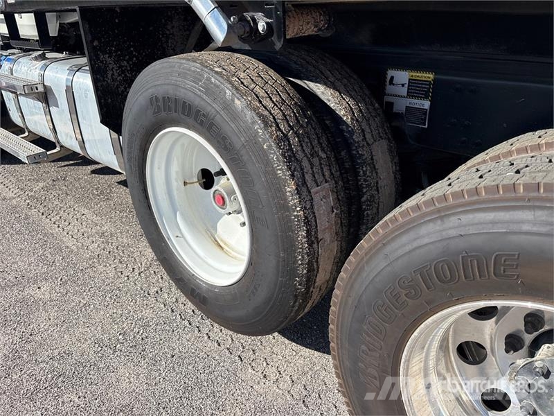 Mack GR64F 6x4 Tri/A Dump Truck Kipper