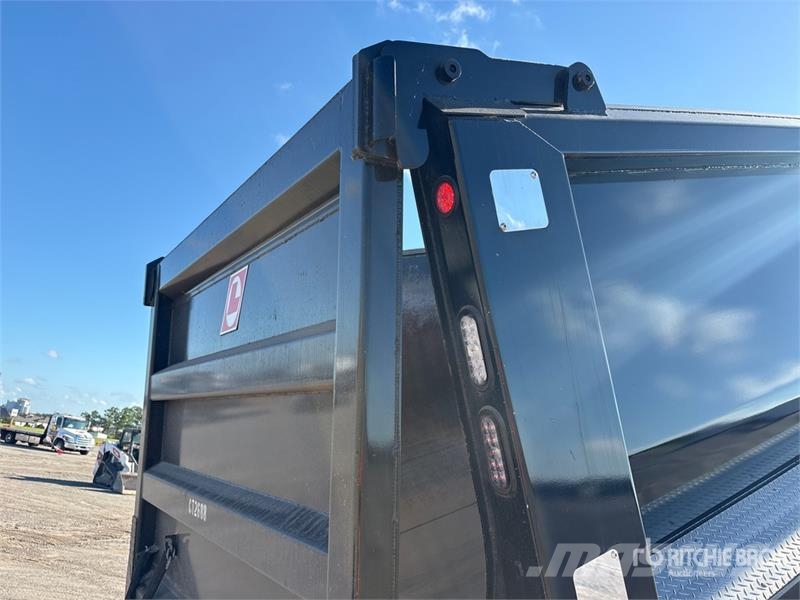 Mack GR64F 6x4 Tri/A Dump Truck Kipper