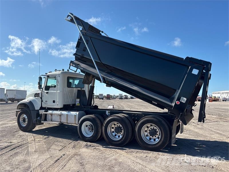 Mack GR64F 6x4 Tri/A Dump Truck Kipper