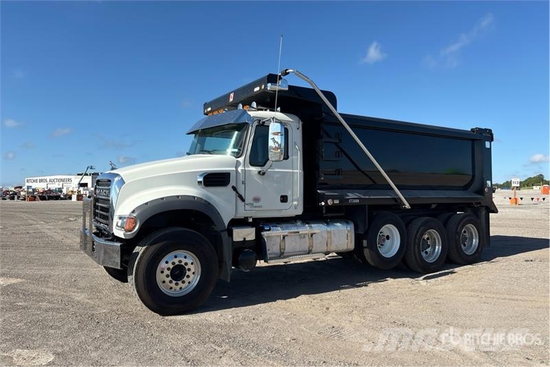 Mack GR64F 6x4 Tri/A Dump Truck Kipper