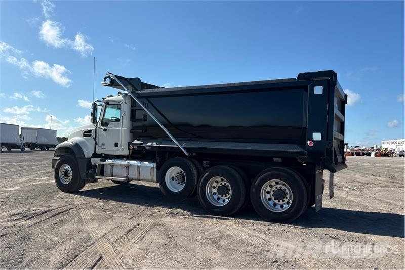 Mack GR64F 6x4 Tri/A Dump Truck Kipper