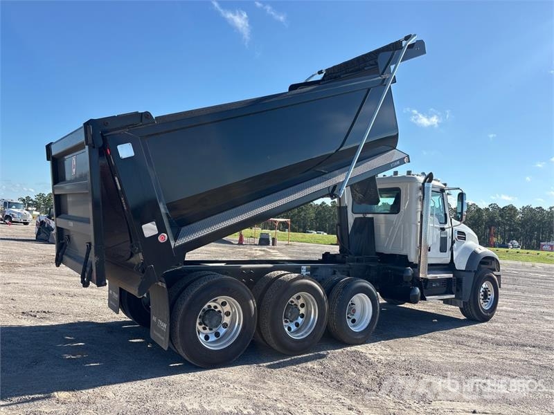 Mack GR64F 6x4 Tri/A Dump Truck Kipper