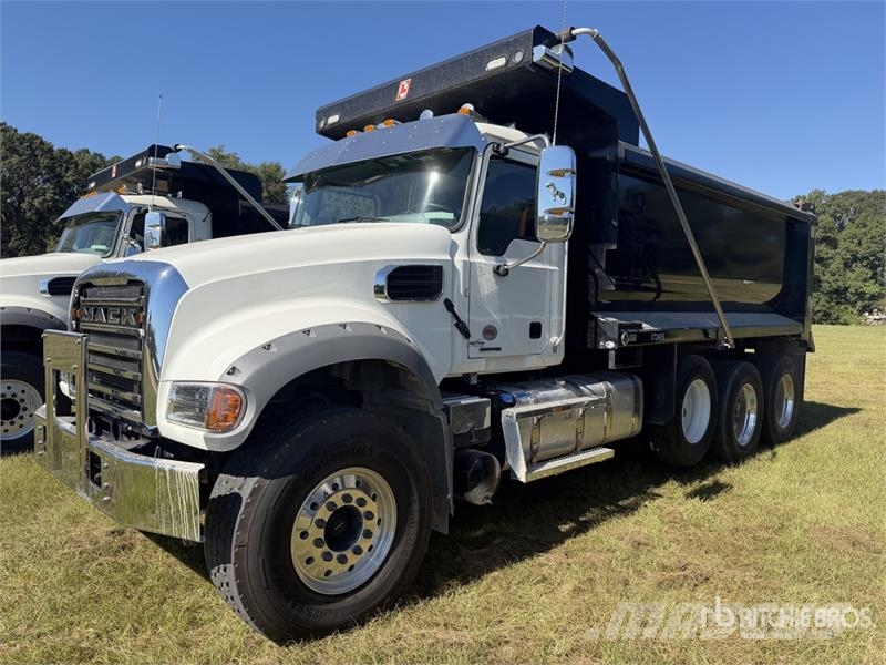 Mack GR64F 6x4 Tri/A Dump Truck Lastbiler med tip