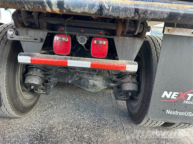 Mack GR64F 8x4 Tri/A Dump Truck Kipper