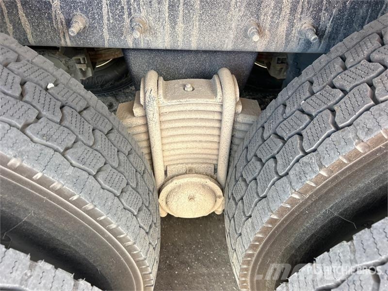 Mack GR64F 8x4 Tri/A Dump Truck Kipper
