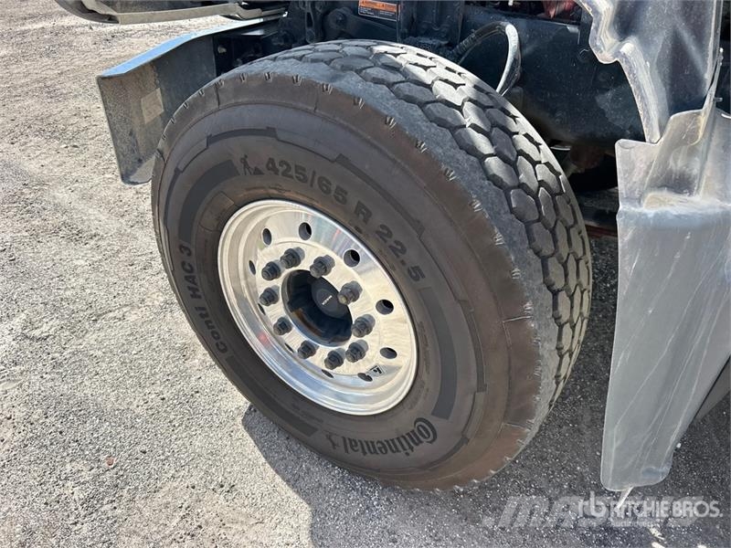 Mack GR64F 8x4 Tri/A Dump Truck Kipper