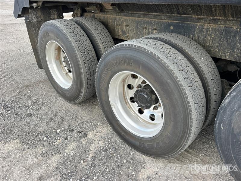 Mack GR64F 8x4 Tri/A Dump Truck Kipper